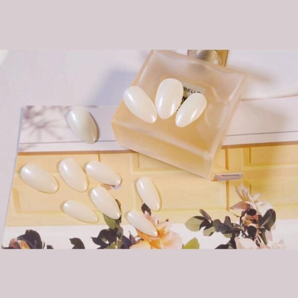 Aorora Milk White